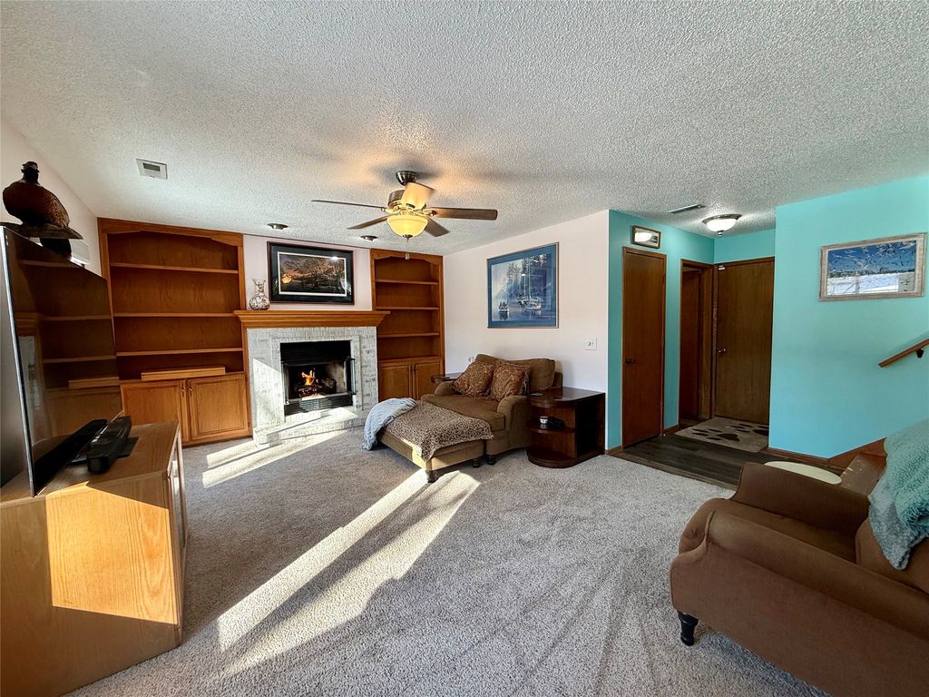 4506 Palm Avenue, Des Moines, IA 50310