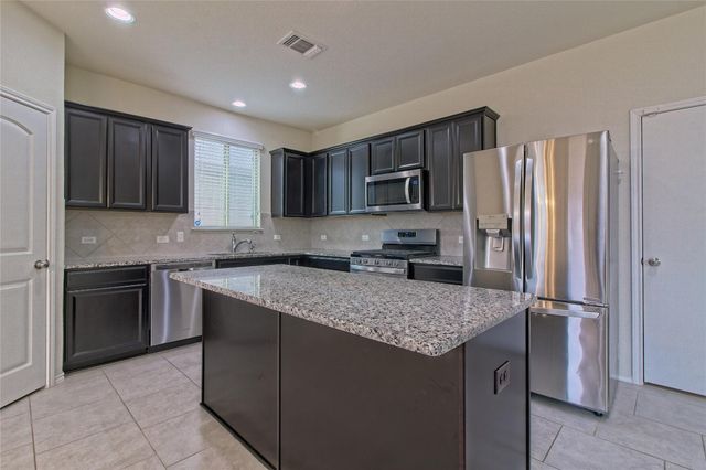 521 Staton ST, Georgetown, TX 78626