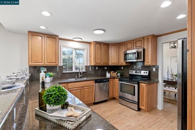 7527 Blue Fox Way, San Ramon, CA 94583