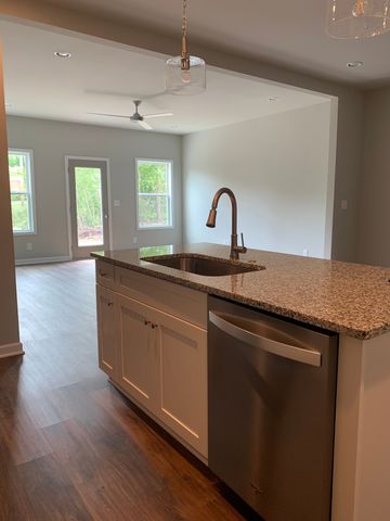 303 Annleeken Dr, Smyrna, TN 37167