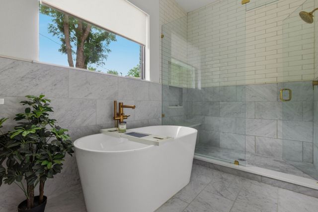 6262 Woodcrest Lane, Dallas, TX 75214