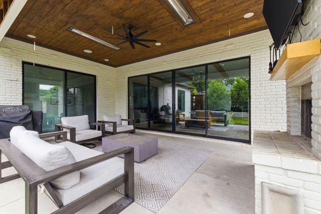 6262 Woodcrest Lane, Dallas, TX 75214