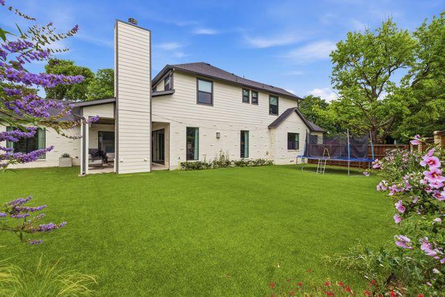 6262 Woodcrest Lane, Dallas, TX 75214