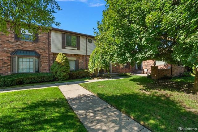 2346 London Bridge Drive 62, Rochester Hills, MI 48307