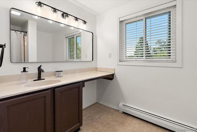 2346 London Bridge Drive 62, Rochester Hills, MI 48307