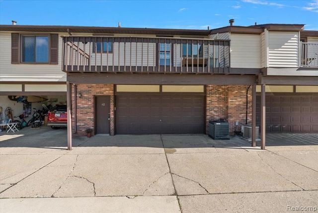 2346 London Bridge Drive 62, Rochester Hills, MI 48307