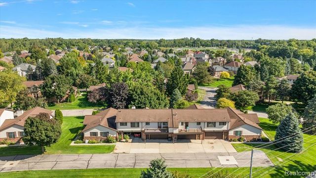 2346 London Bridge Drive 62, Rochester Hills, MI 48307