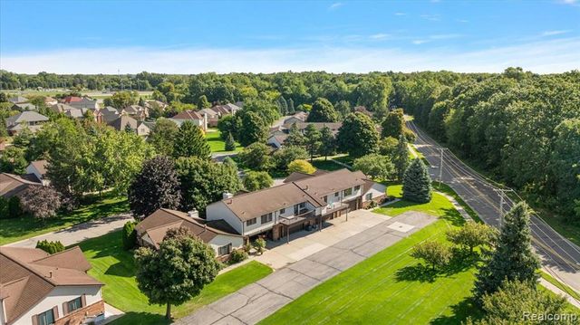 2346 London Bridge Drive 62, Rochester Hills, MI 48307