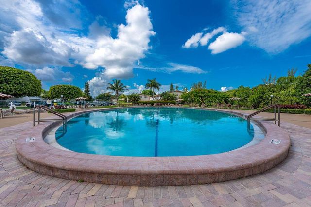 393 Windsor, West Palm Beach, FL 33417