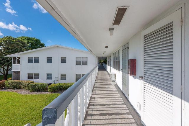 393 Windsor, West Palm Beach, FL 33417