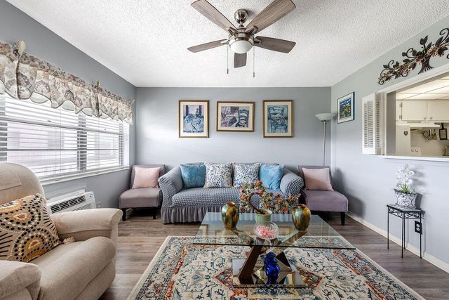 393 Windsor, West Palm Beach, FL 33417