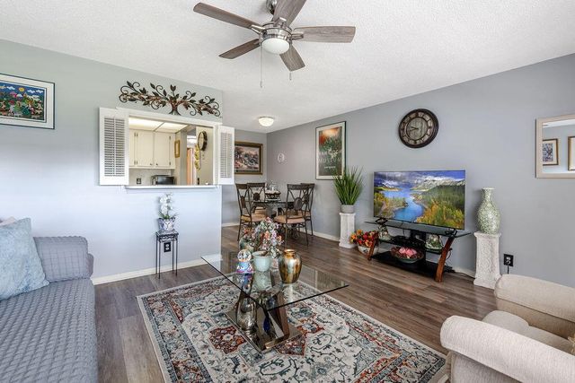 393 Windsor, West Palm Beach, FL 33417