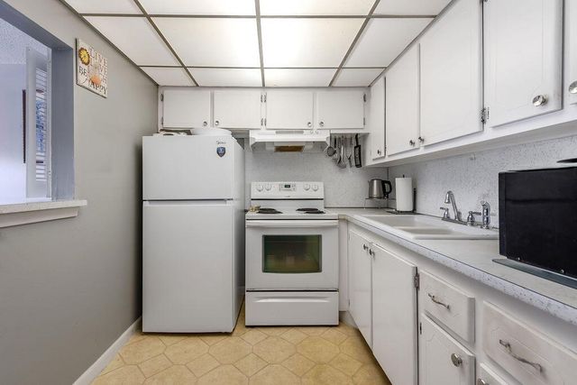 393 Windsor, West Palm Beach, FL 33417