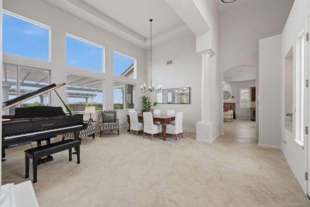 8537 Bridgestone Crescent, Roseville, CA 95747