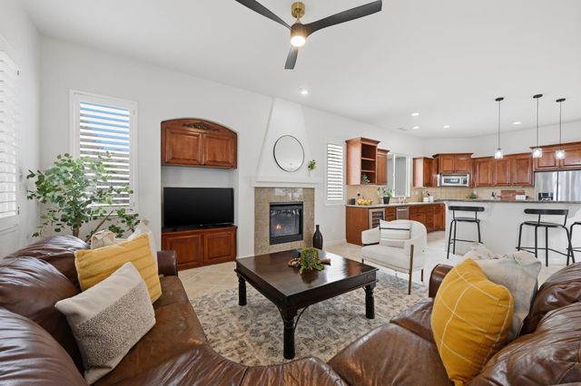 8537 Bridgestone Crescent, Roseville, CA 95747