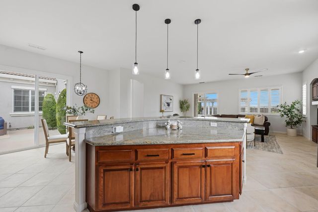 8537 Bridgestone Crescent, Roseville, CA 95747