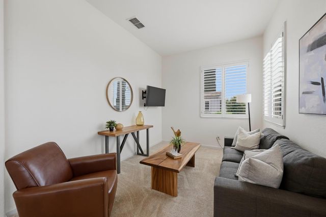 8537 Bridgestone Crescent, Roseville, CA 95747