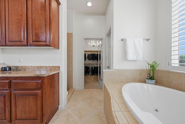 8537 Bridgestone Crescent, Roseville, CA 95747