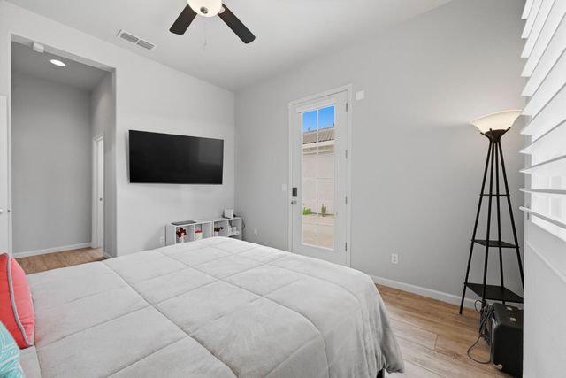 8537 Bridgestone Crescent, Roseville, CA 95747