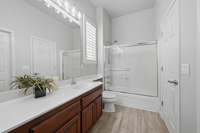 8537 Bridgestone Crescent, Roseville, CA 95747