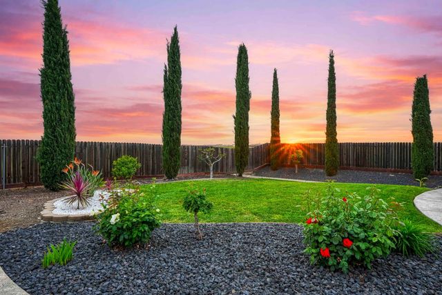 8537 Bridgestone Crescent, Roseville, CA 95747