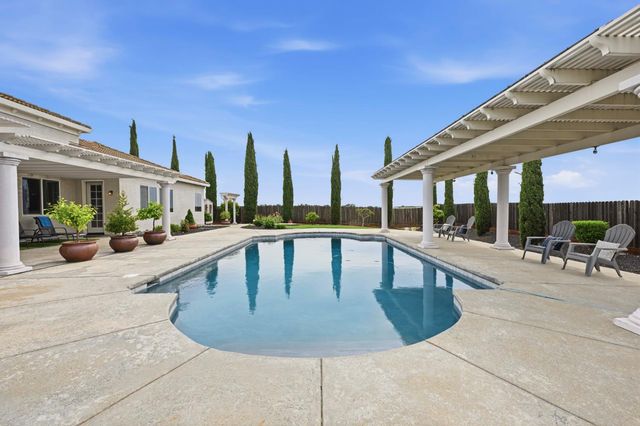 8537 Bridgestone Crescent, Roseville, CA 95747