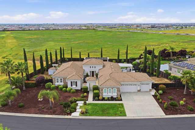 8537 Bridgestone Crescent, Roseville, CA 95747