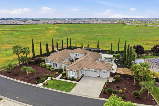 8537 Bridgestone Crescent, Roseville, CA 95747