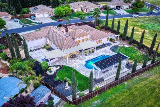 8537 Bridgestone Crescent, Roseville, CA 95747