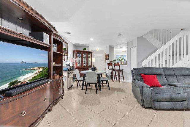 1375 SW 48th Terrace, Deerfield Beach, FL 33442