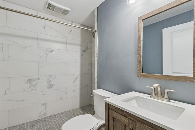 2202 Barry Drive, Adel, IA 50003