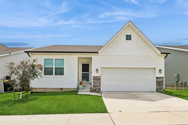 2202 Barry Drive, Adel, IA 50003