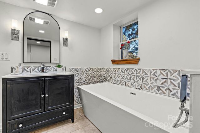 3255 Flat Gap Road, Valdese, NC 28690