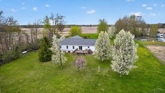 11087 Pierce Road, Tittabawassee Twp, MI 48623