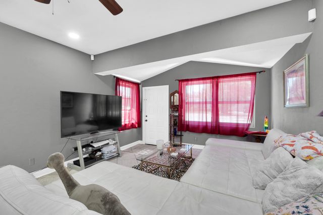 413 SW 11th Street, Fort Lauderdale, FL 33315