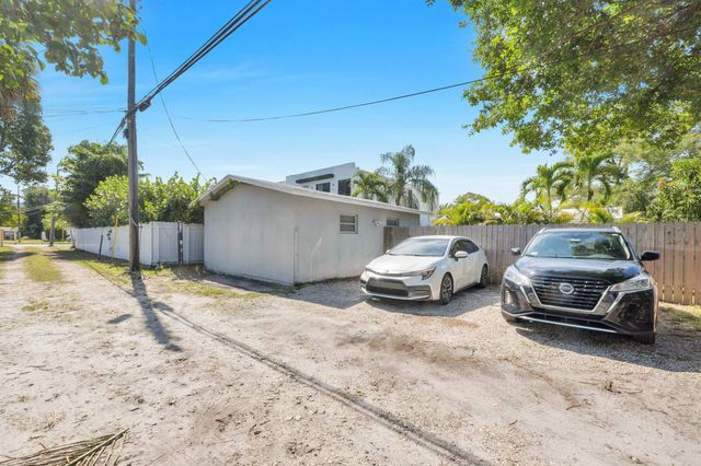 413 SW 11th Street, Fort Lauderdale, FL 33315