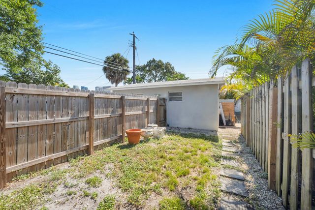 413 SW 11th Street, Fort Lauderdale, FL 33315