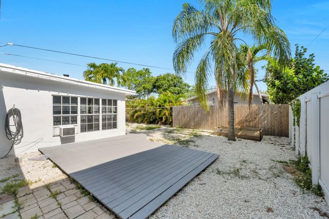 413 SW 11th Street, Fort Lauderdale, FL 33315