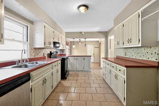 2 Junior Drive, Belleville, IL 62223