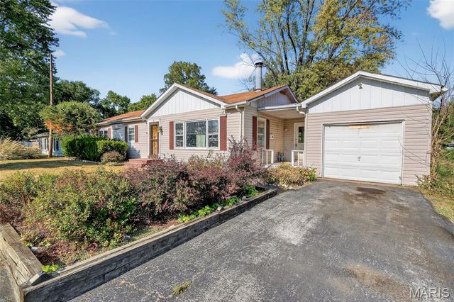 2 Junior Drive, Belleville, IL 62223