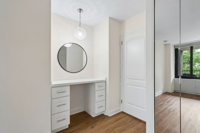 1555 N Sandburg Terrace 512K, Chicago, IL 60610