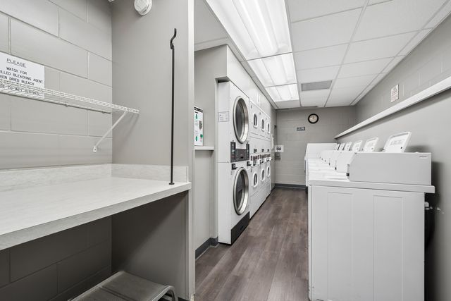 1555 N Sandburg Terrace 512K, Chicago, IL 60610