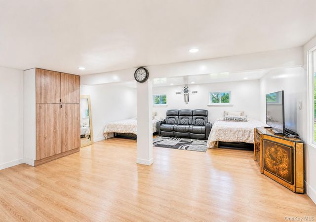 3 Katonah Place, Dix Hills, NY 11746
