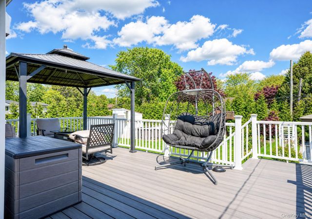 3 Katonah Place, Dix Hills, NY 11746