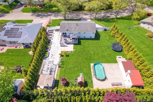 3 Katonah Place, Dix Hills, NY 11746