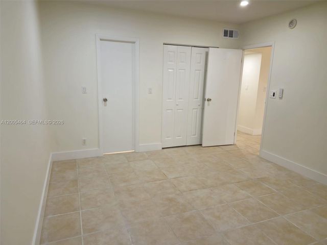 4800 NW 35th Street 607, Lauderdale Lakes, FL 33319