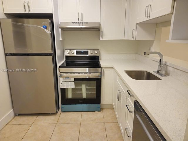4800 NW 35th Street 607, Lauderdale Lakes, FL 33319