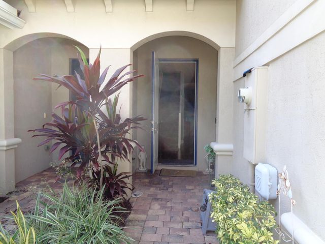 2626 Webb Avenue, Delray Beach, FL 33444