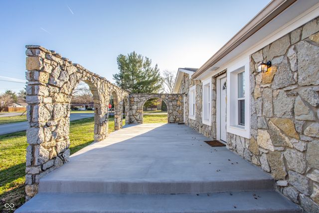 5760 Grandview Drive, Indianapolis, IN 46228