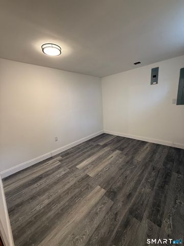 783 Naugatuck Avenue, Milford, CT 06461